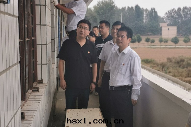 河(hé)南(nán)省(shěng)粮(liáng)食和(hé)儲備局(jú)黨組書(shū)記(jì)、局(jú)长(cháng)张宇松到(dào)鹿邑縣(xiàn)賀店(diàn)村調研定(dìng)點(diǎn)幫扶工作(zuò) 河(hé)南(nán)省(shěng)粮(liáng)食和(hé)儲備局(jú)黨組書(shū)記(jì)、局(jú)长(cháng)张宇松到(dào)鹿邑縣(xiàn)賀店(diàn)村調研定(dìng)點(diǎn)幫扶工作(zuò)